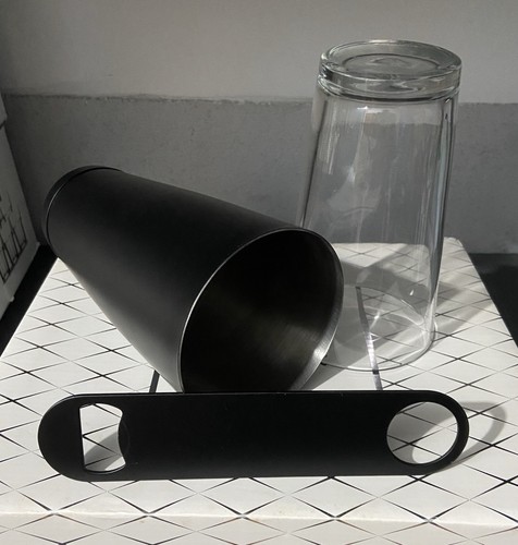Kit barman bartender - kit,