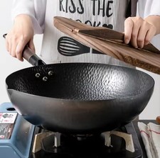 Pentola Padella Wok In Ghisa Per Gas E Induzione Martellata 32cm