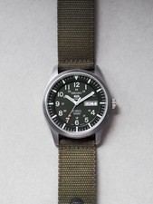 Orologio Uomo Seiko 5 Military Automatico Sport SNZG09K1 Quadrante Verde Cinturino Nylon 100M
