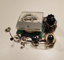 Voltmetro analogico Amtron-