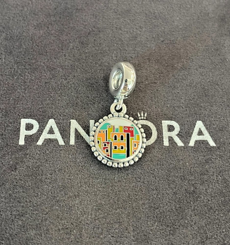 Favela exclusive charm pendant - favela,