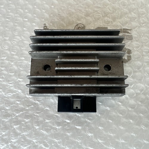 Regolatore tensione - di,