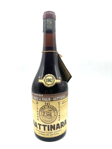Vintage vino rosso gattinara - vintage,