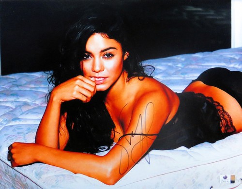 Vanessa hudgens firmata - hudgens,
