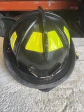 Cairns 1044 Fire Helmet with