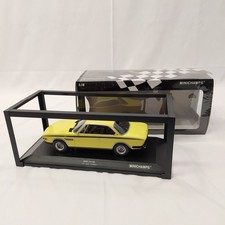 Modellino Minichamps BMW 3.0 CLS giallo neon scala 1/18 con teca