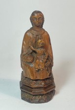 Statua in legno scolpito