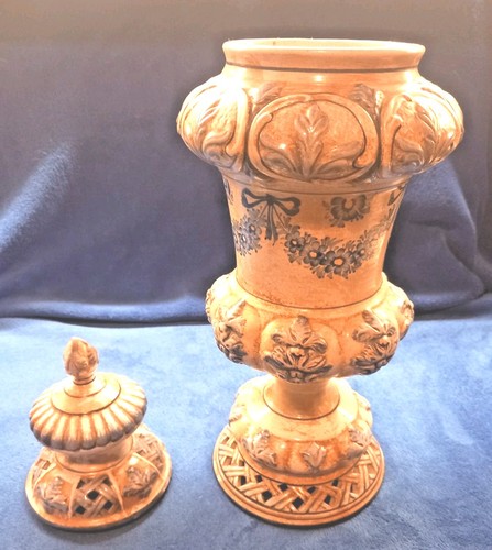 Antico vaso traforato con - traforato,