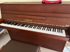 pianoforte verticale yamaha