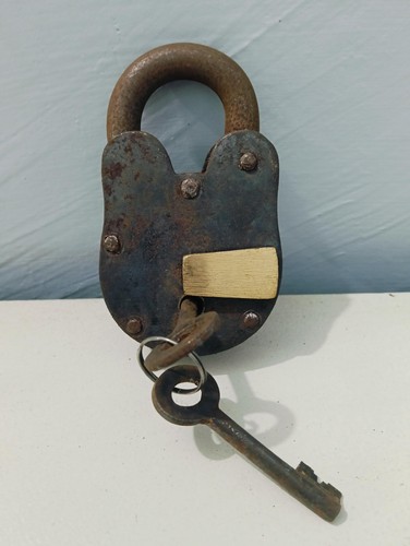 Lucchetto fatto mano con - mano,