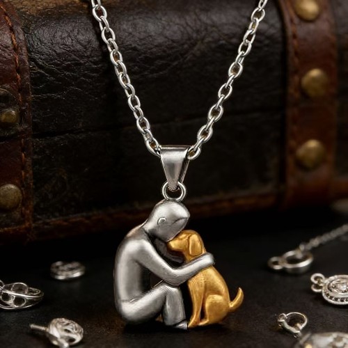 Collana con ciondolo abbraccio