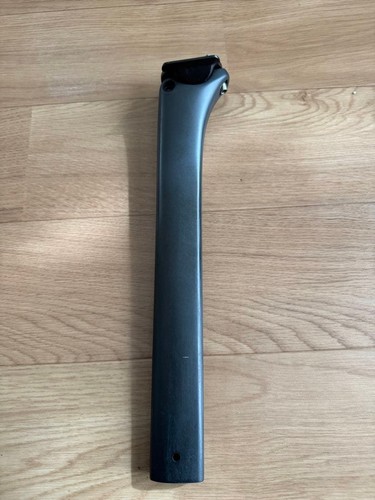 Works tarmac carbon post - carbon,