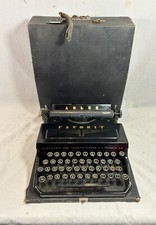 Macchina Da Scrivere Di