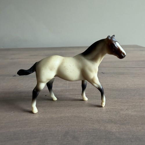Raro breyer stablemates barn - raro!,