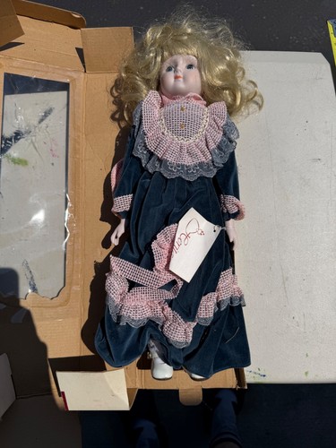Vintage 1980s heritage dolls - 1980s,
