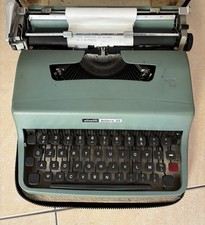 MACCHINA DA SCRIVERE OLIVETTI LETTERA 32  Typewriter Schreibmaschine