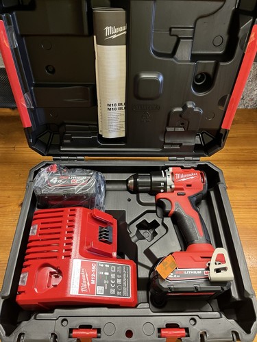 Trapano avvitatore - , a