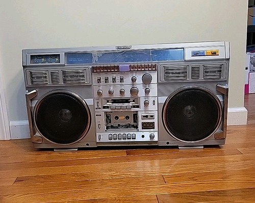Radio registratore cassette - a,
