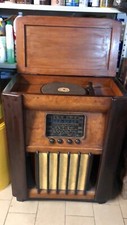 Mobile Vintage Radio E Giradischi