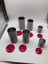 Contenitori in latta. 2 set