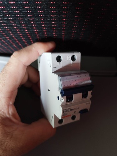 Interruttore magnetotermico