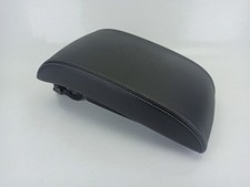 6M21R044C82A CENTRAL ARMREST /