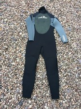 Muta intera da uomo piccola