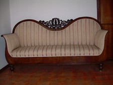 divano in stile in ottime condizioni