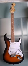 Fender Squier Stratocaster colore sunburst e aplificatore Marshall