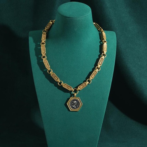 Collana con ciondolo - , moneta
