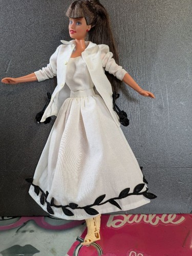 Barbie abito bianco con set - , di