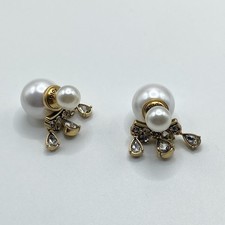 Orecchini Christian Dior logo