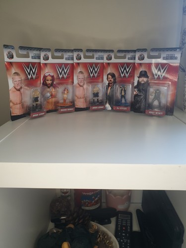 Wwe metal die - die, cast
