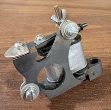 Macchina per tatuaggi. (Non