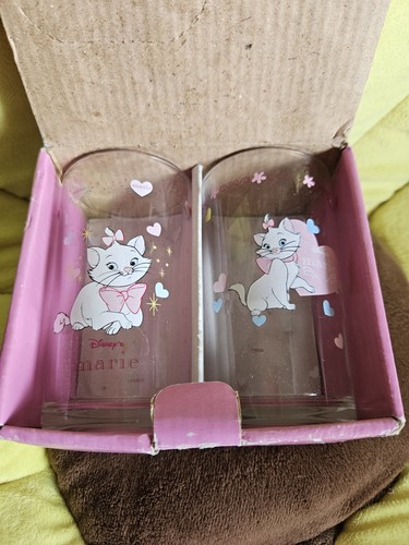 Two disney marie - 🐞two,