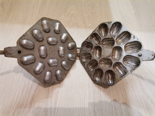Pressa biscotti funghi cono