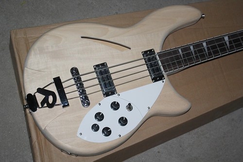 Basso elettrico semivuoto - basso,