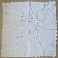 Tovaglia Quadrata VINTAGE 81x81 Bianca Intaglio E Ricamo Bellissima AFFARE