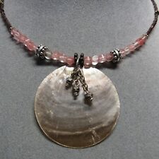 Collana con ciondolo tribale rosa pietra e conchiglia lunghezza regolabile in argento sterling 925