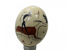 Uovo di struzzo macinato motivo caccia collezionista 15 cm. Condizione vedi foto