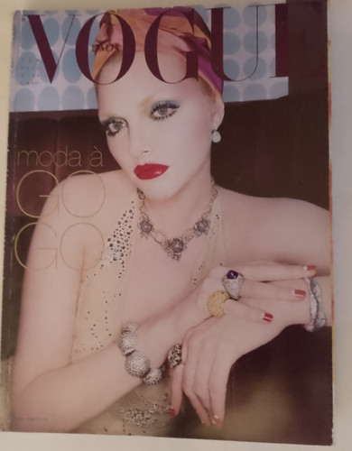 Vogue magazine italia - magazine, february
