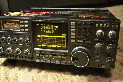 Ricetrasmettitore radioamatore
