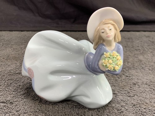 Rara statuina lladro 5591 - rara,