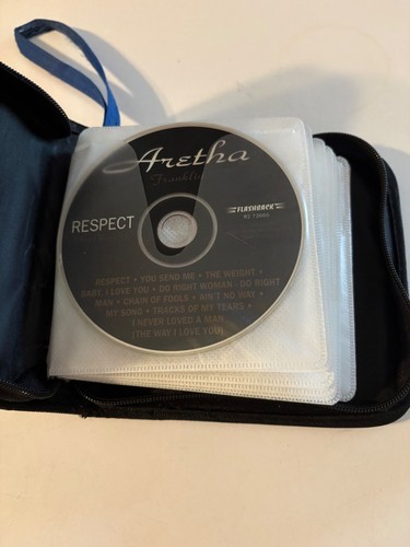 Lot cds 24 pg binder - cds,