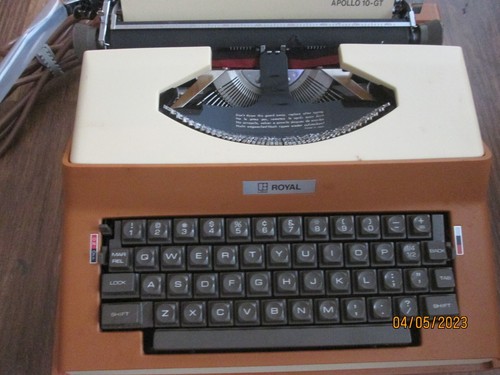 Macchina scrivere - , da