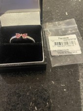 Anello con fiocco rosa