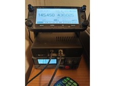 Espositore Icom ID-5100