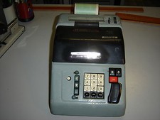 Calcolatrice Olivetti ELETTROSUMMA 22 DEL 1958 OLD CALCULATOR ITALY IN METALLO