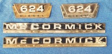 Mc Cormick internazionale oro 624 logo emblema TRATTORE D'EPOCA originali