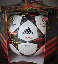 ORG Adidas Matchball CL Finale